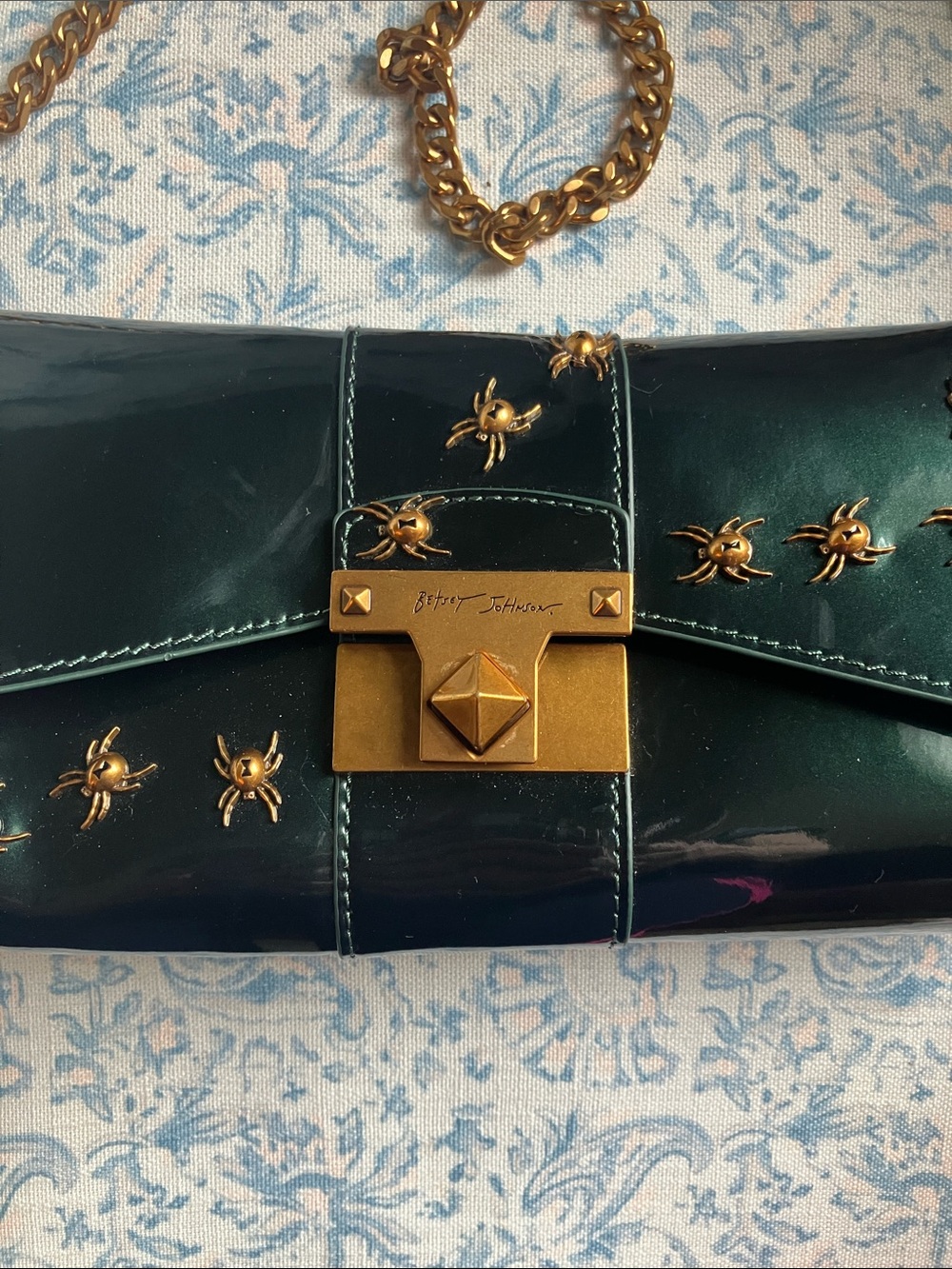 Betsey Johnson dark green spider stud chain purse eyes + hearts inside RARE EUC - Picture 3 of 16